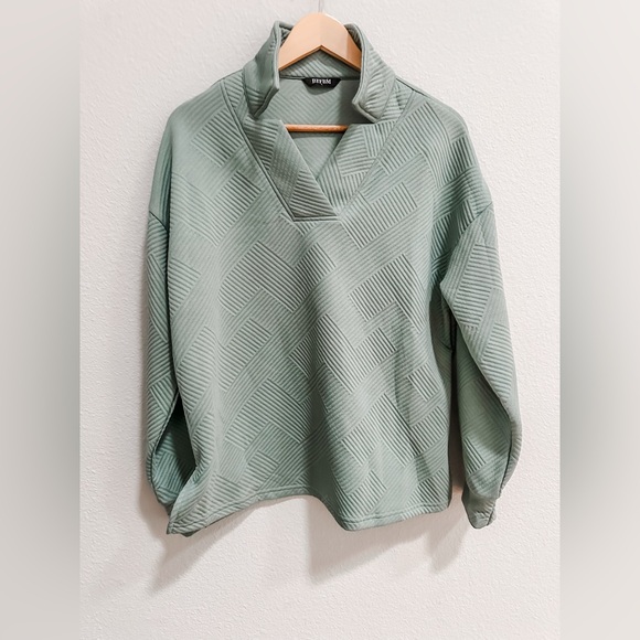 Textured Green Lounge Set - Picture 5 of 10